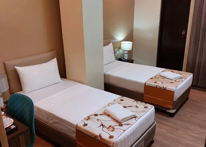 Beaver And Residences 3*